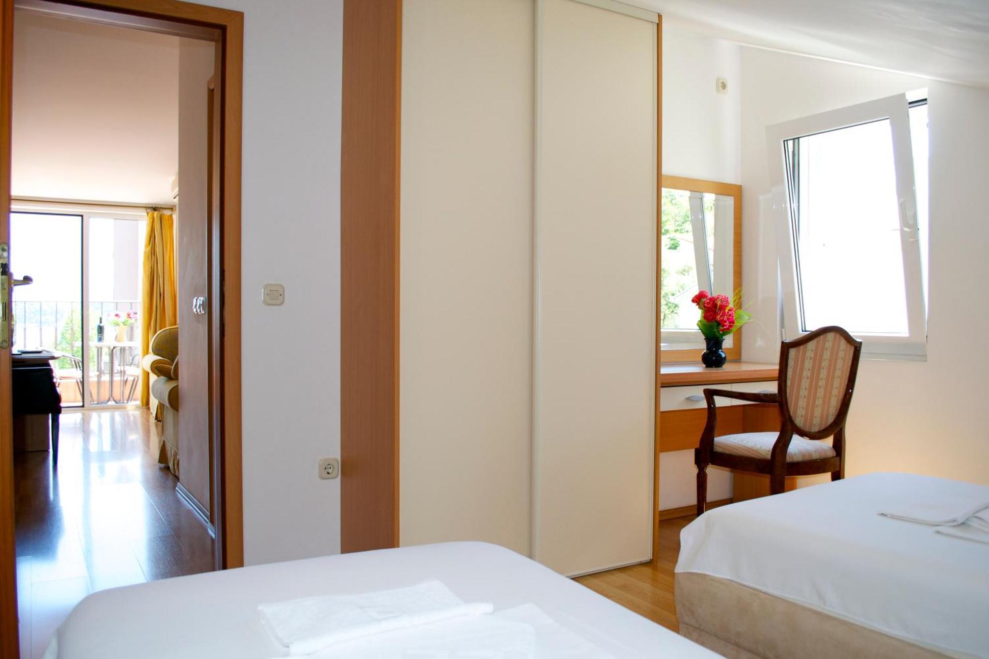 Apartments Luka บุดวา ภายนอก รูปภาพ
