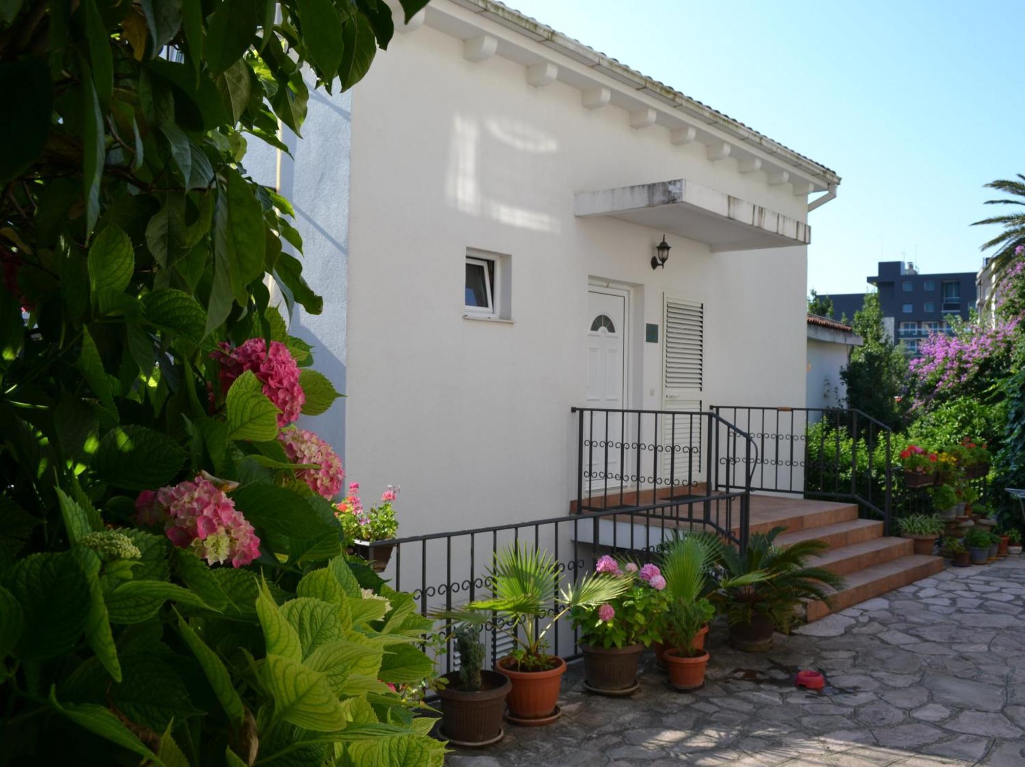 Apartments Luka บุดวา ภายนอก รูปภาพ