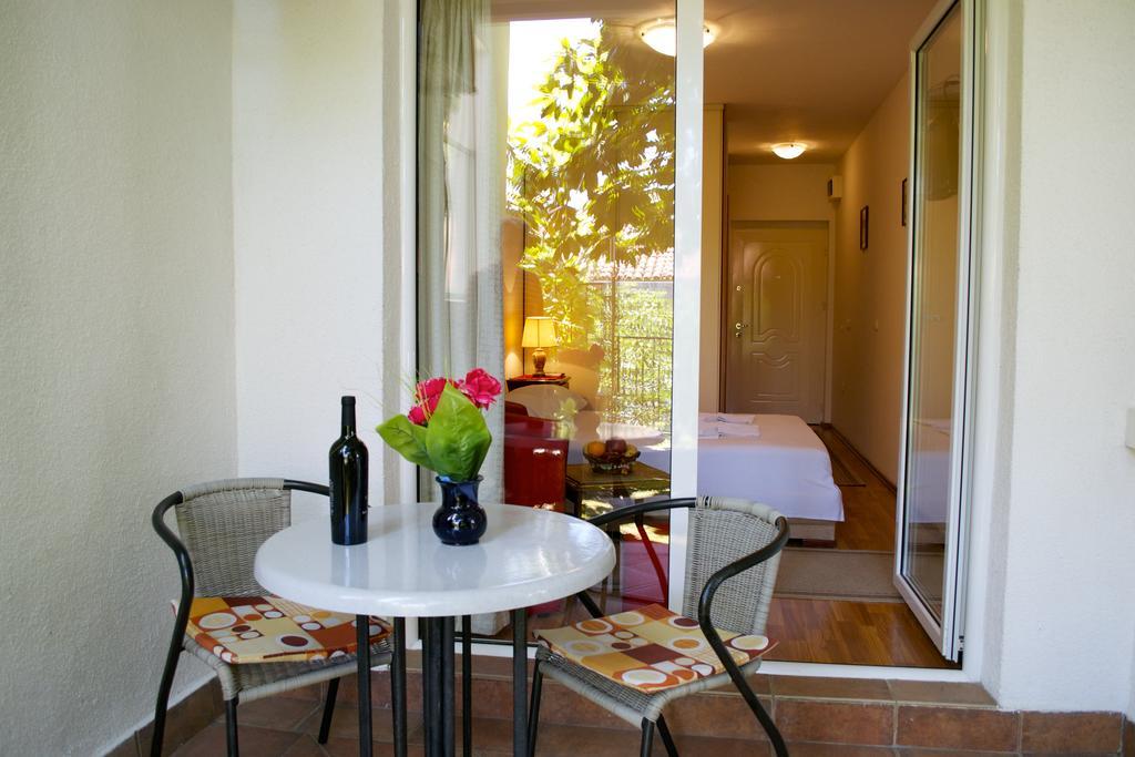 Apartments Luka บุดวา ภายนอก รูปภาพ
