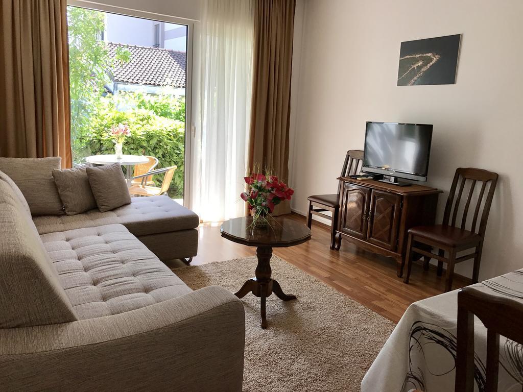 Apartments Luka บุดวา ภายนอก รูปภาพ