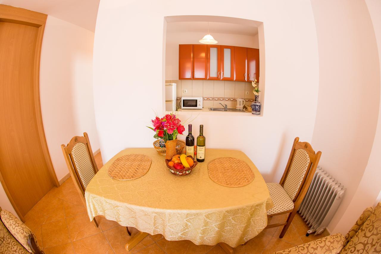 Apartments Luka บุดวา ภายนอก รูปภาพ