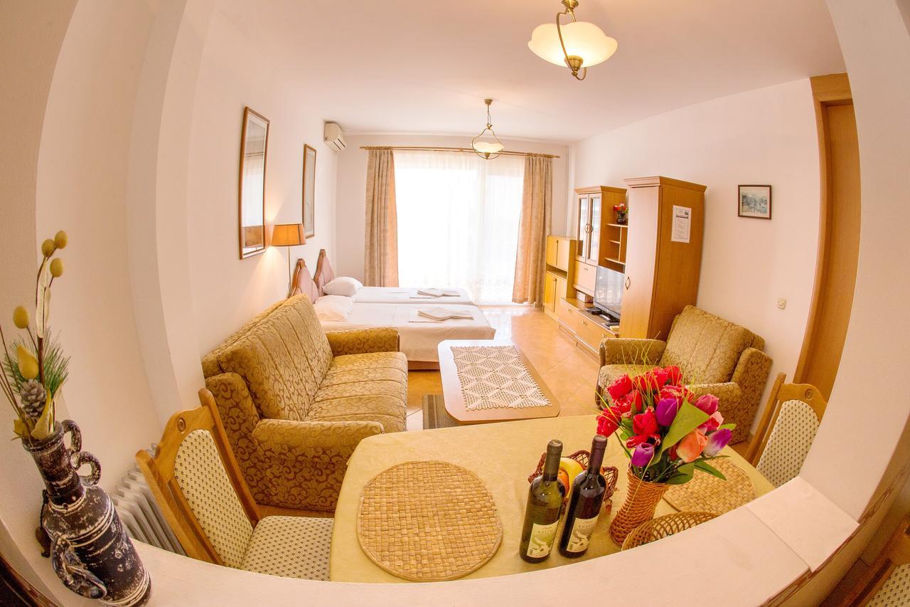 Apartments Luka บุดวา ภายนอก รูปภาพ