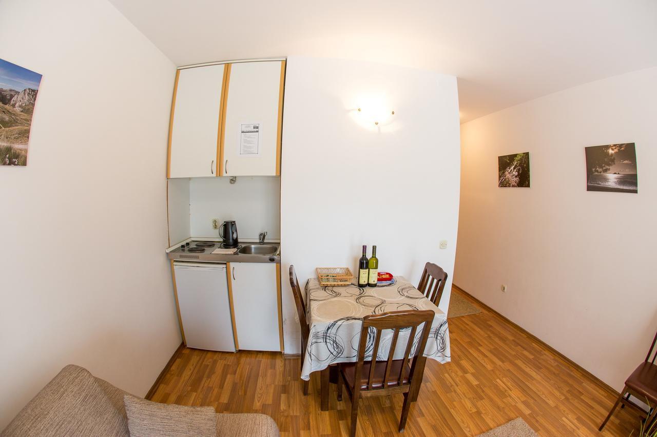 Apartments Luka บุดวา ภายนอก รูปภาพ