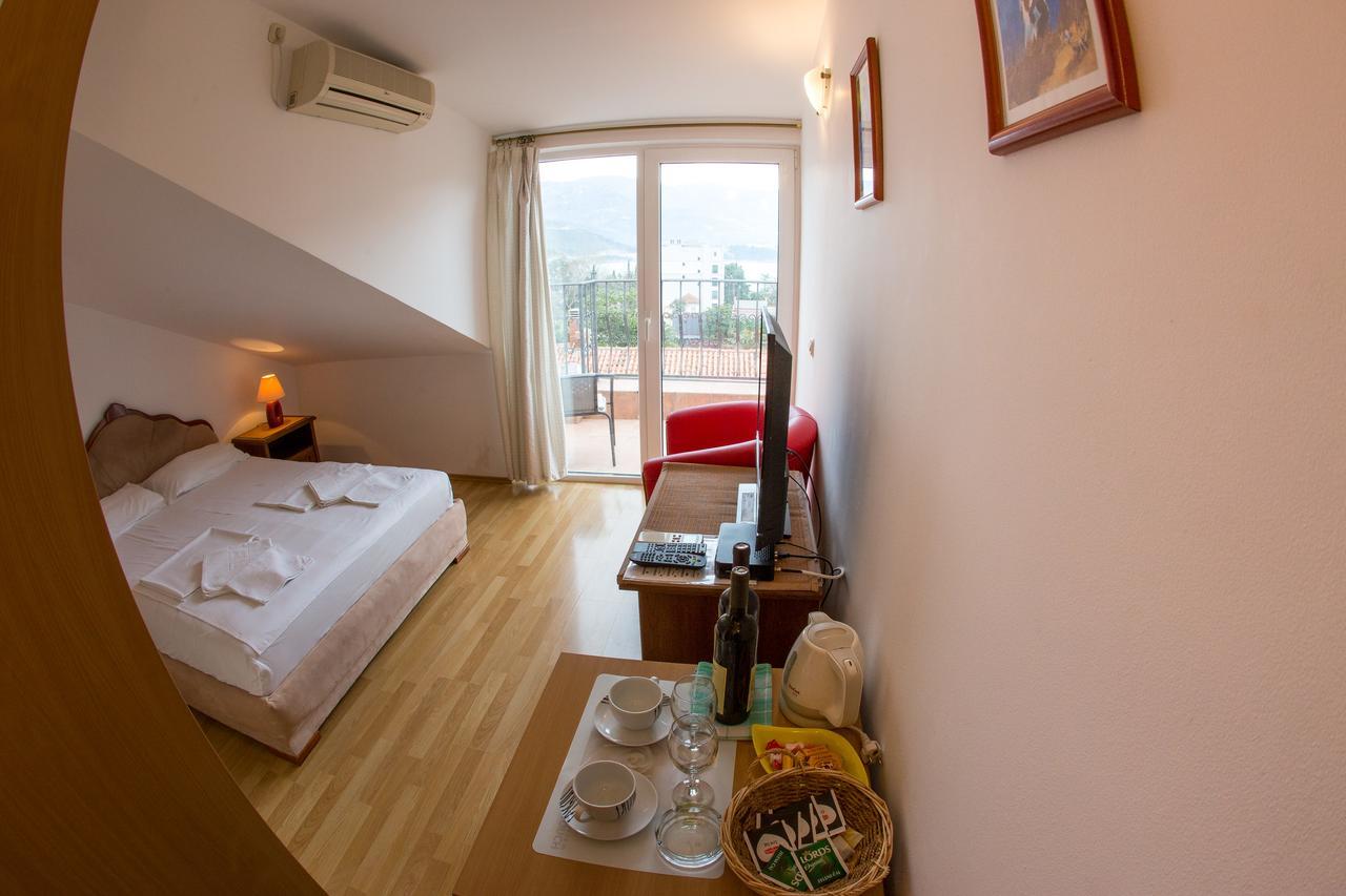 Apartments Luka บุดวา ภายนอก รูปภาพ
