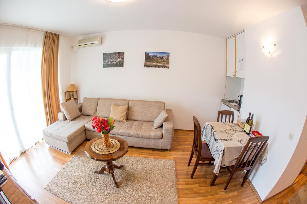 Apartments Luka บุดวา ภายนอก รูปภาพ