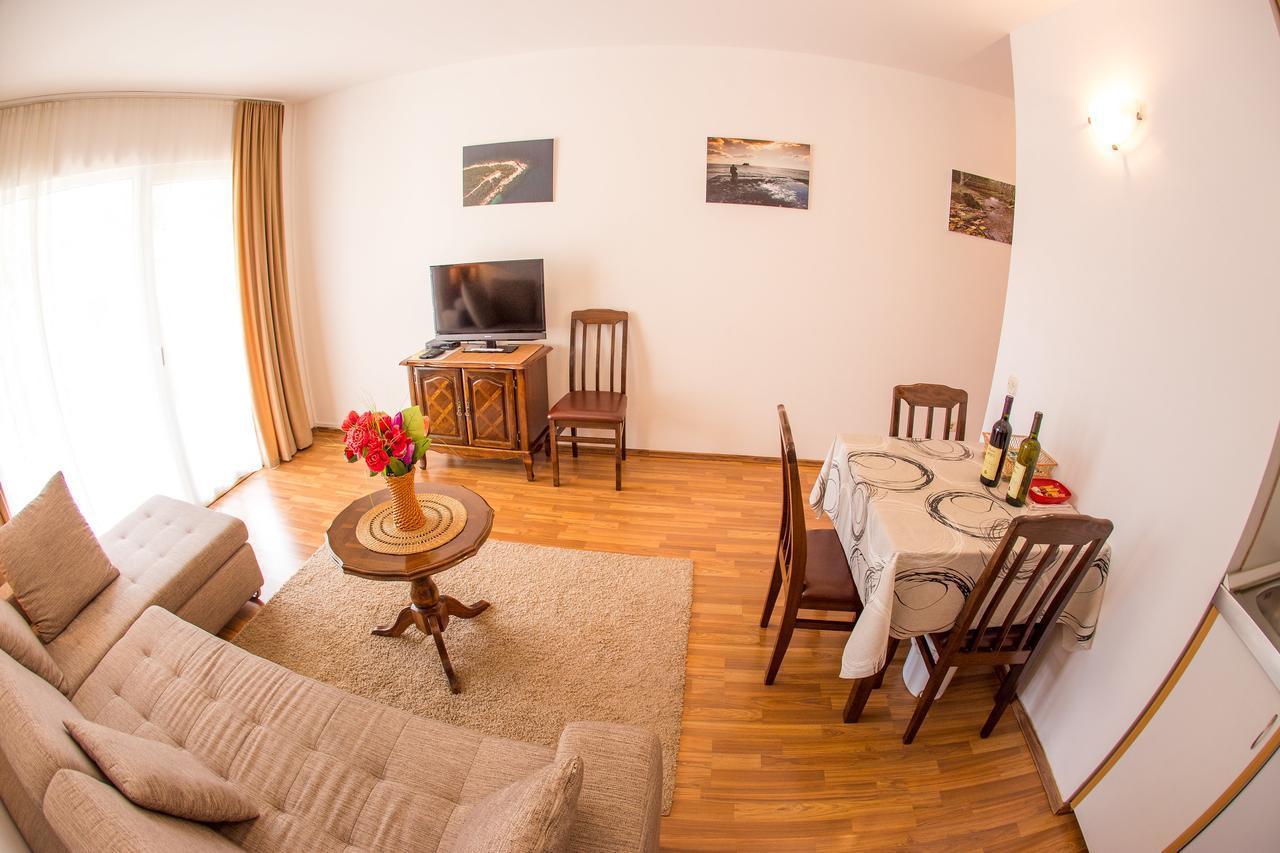 Apartments Luka บุดวา ภายนอก รูปภาพ