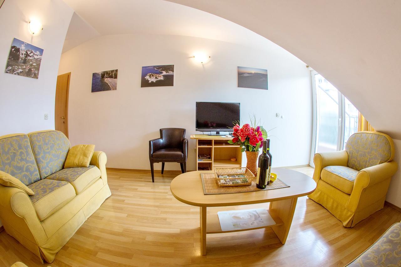 Apartments Luka บุดวา ภายนอก รูปภาพ