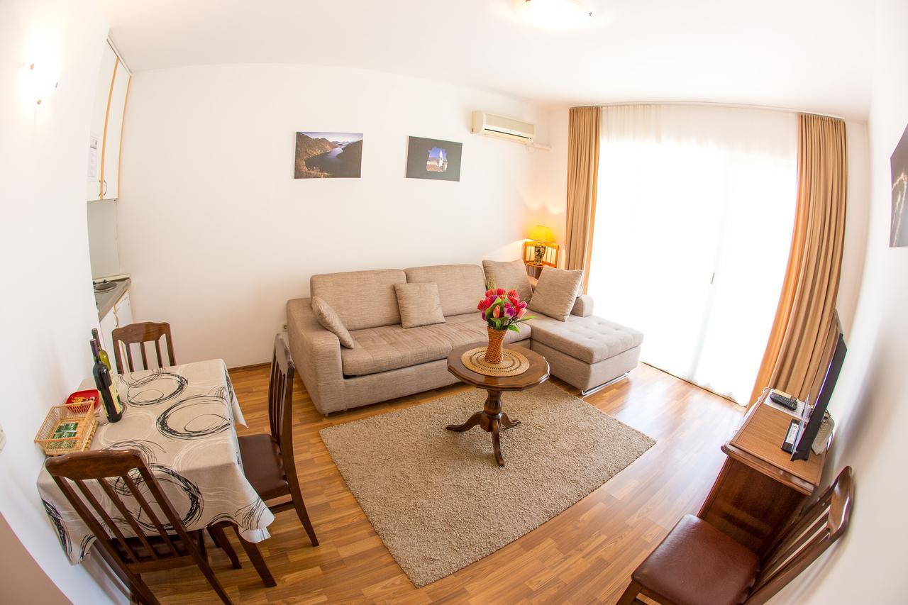 Apartments Luka บุดวา ภายนอก รูปภาพ